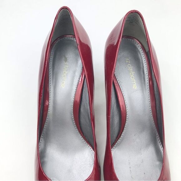 Liz Claiborne JOHNNIE Red Patent Leather Closed Toe Flex Holiday Heels - Picture 7 of 12